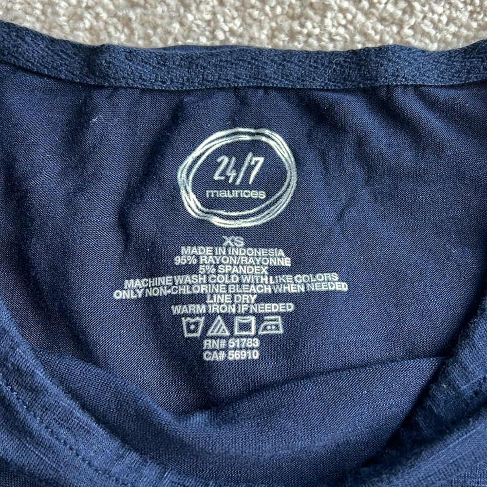 24/7Murices long sleeve top - Picture 2 of 3